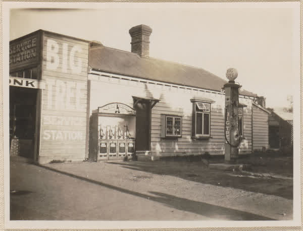 Big Tree Service Station, 1928