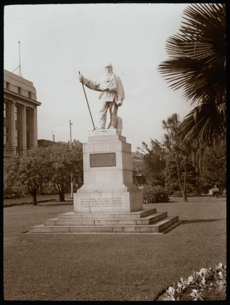 Scott Memorial, Christchurch, 1940