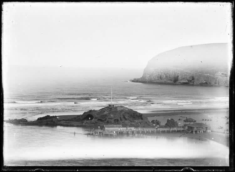 Cave Rock, Sumner Beach, 1920