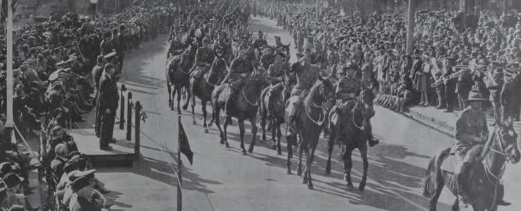 The 3rd Mounted Rifles on parade through Christchurch, 1941