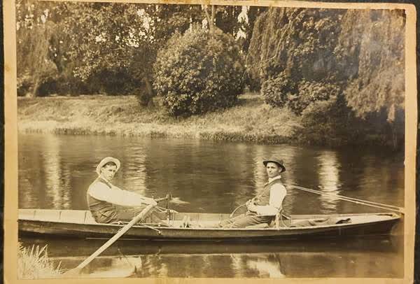 William John Mitchell and friend, 1920