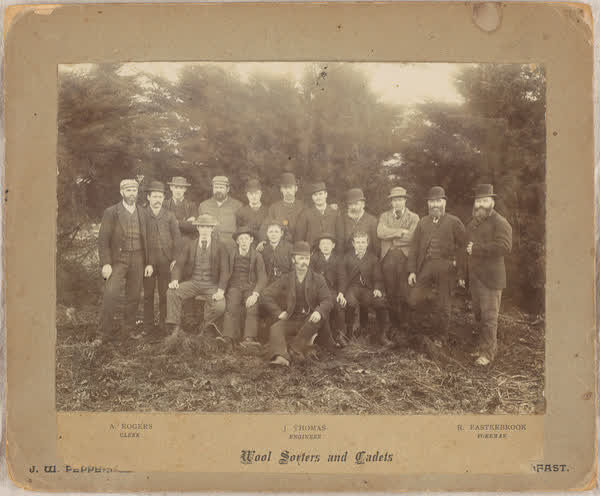 Kaputone Wool Works employees, 1900
