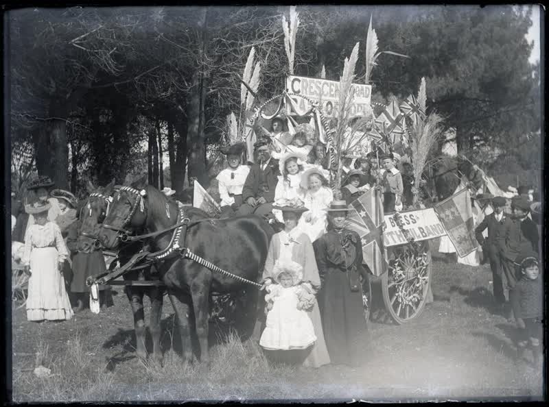 Crescent Road Band of Hope, Christchurch, Easter parade group with horses and trap, 1905