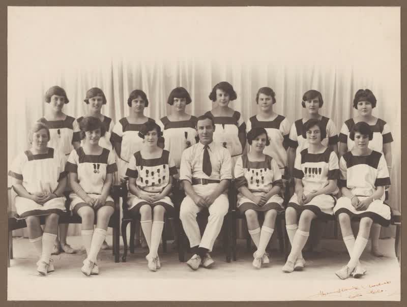 Buckett Gym group, Christchurch, 1920