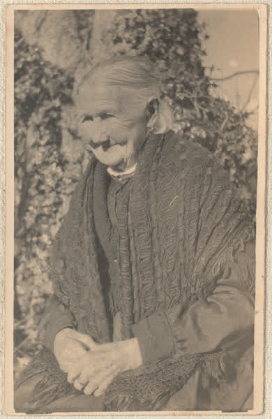 Portrait, unknown womanArchive 1054, 1900
