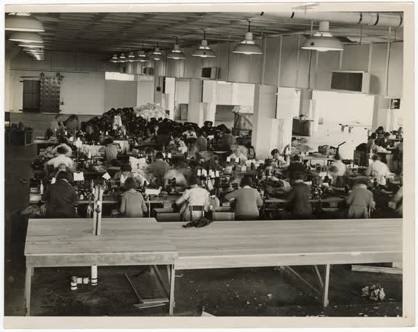 Millers Ltd factory workers, Tuam Street, 1942