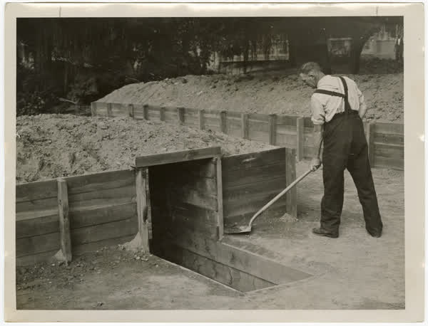 Air raid shelters, Oxford Terrace, 1942
