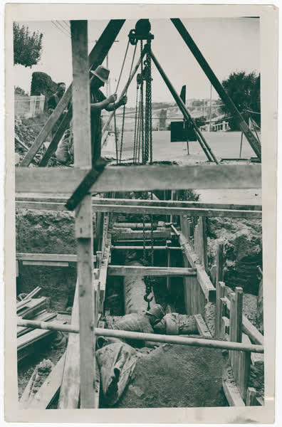 Laying of a new water main, 1942