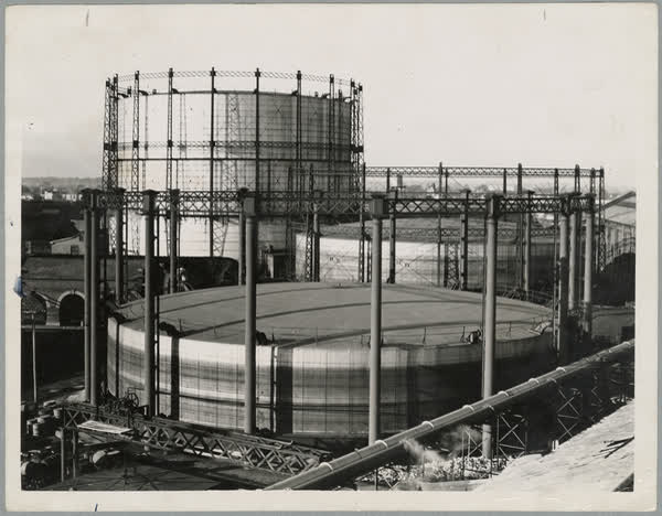 Christchurch Gasworks gasholders, 1941