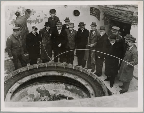 Gun pit, Fort Jervois, 1940
