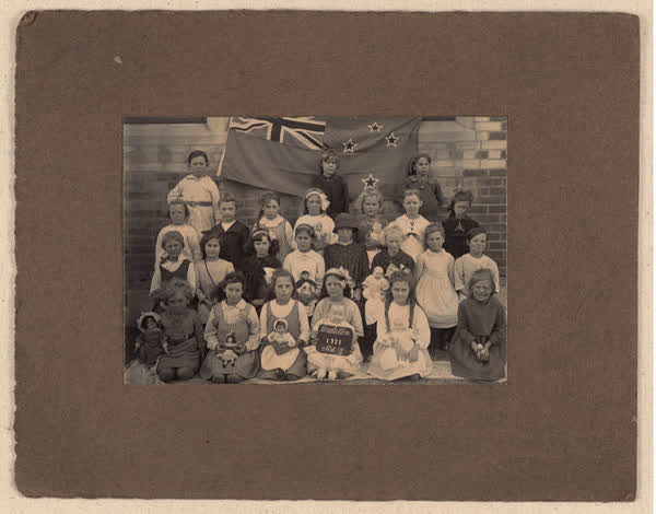Woolston School class photograph, 1921