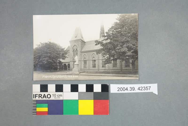 Postcard: Museum, Christchurch, 1922