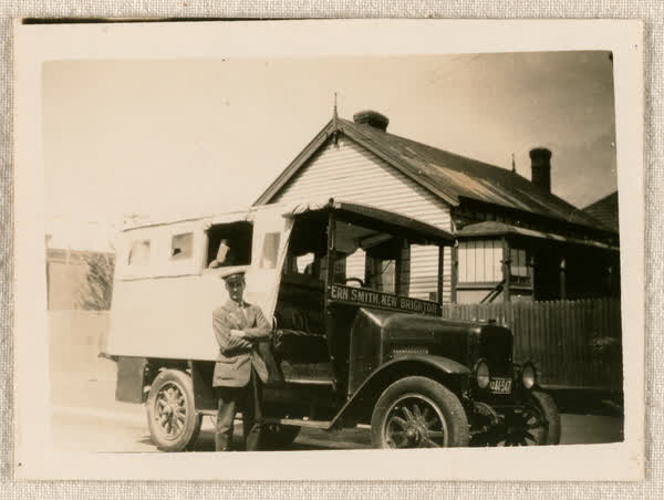 Ern Smith's truck, 1900