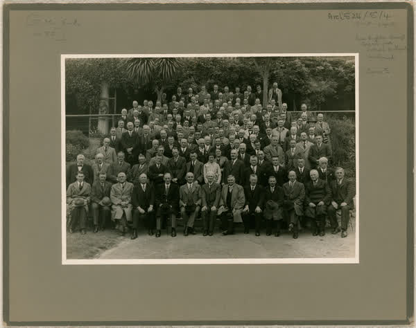 Municipal conference group portrait, 1937