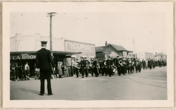 New Brighton Band in ANZAC Day parade, 1938