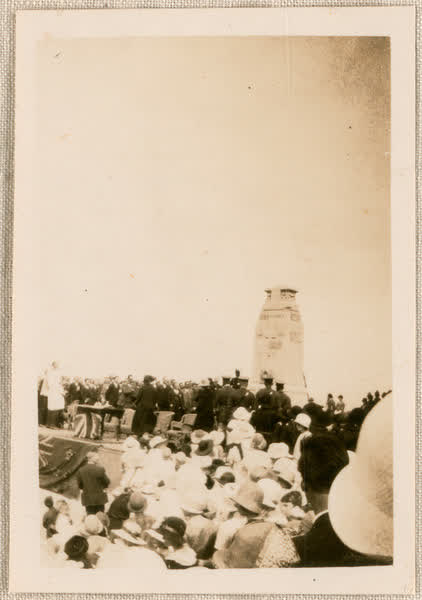 Crowd at the New Brighton War Memorial, 1925