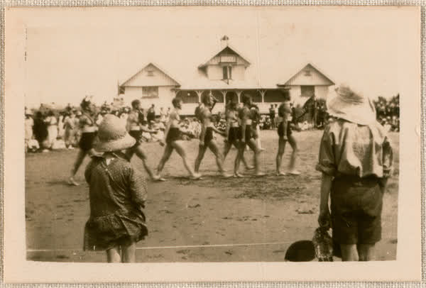 New Brighton surf life-saving parade, 1925