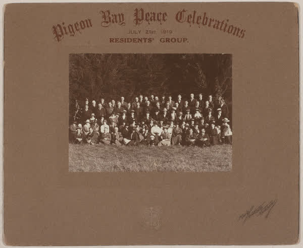 Pigeon Bay Peace Celebrations, residents group, 1919