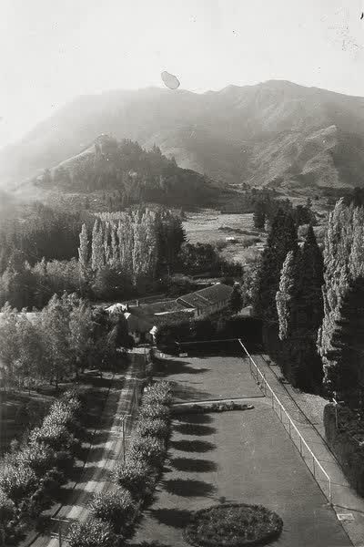 Queen Mary Hospital garden, 1900