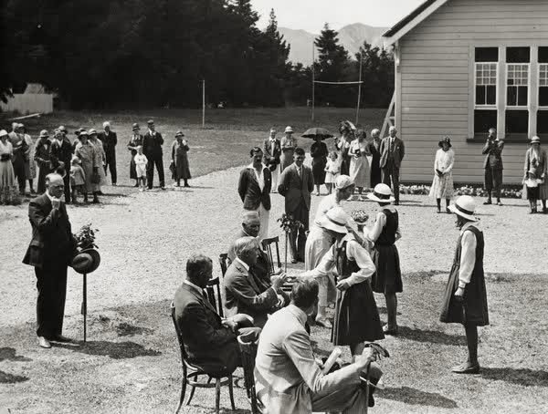 Lord Bledisloe at Hanmer Springs School, 1933