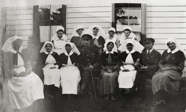 Queen Mary Hospital for Sick and Wounded Soldiers nursing staff, 1917
