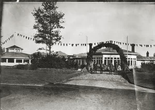 Queen Mary Hospital for Sick and Wounded Soldiers opening, 1916