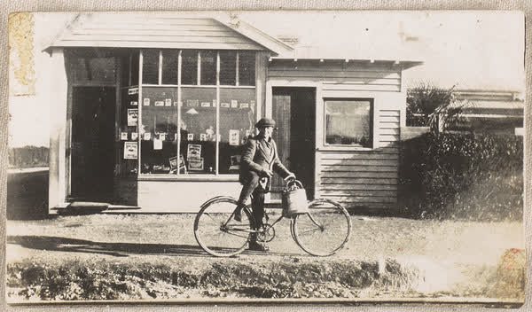 Tyson's shop in Belfast, 1920