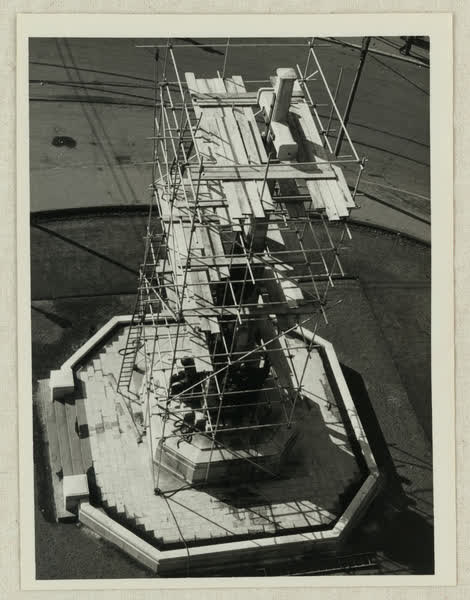 Citizens' War Memorial, 1930