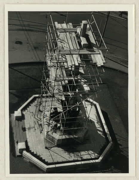 Citizens' War Memorial with scaffolding, 1930