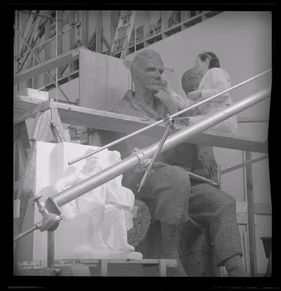 Pioneer Men statue in the making, 1930