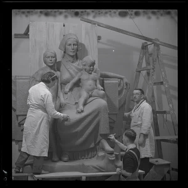 Sculpting Pioneer Women, 1930