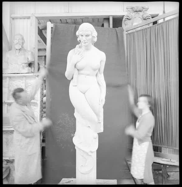 Statue of a woman, 1923