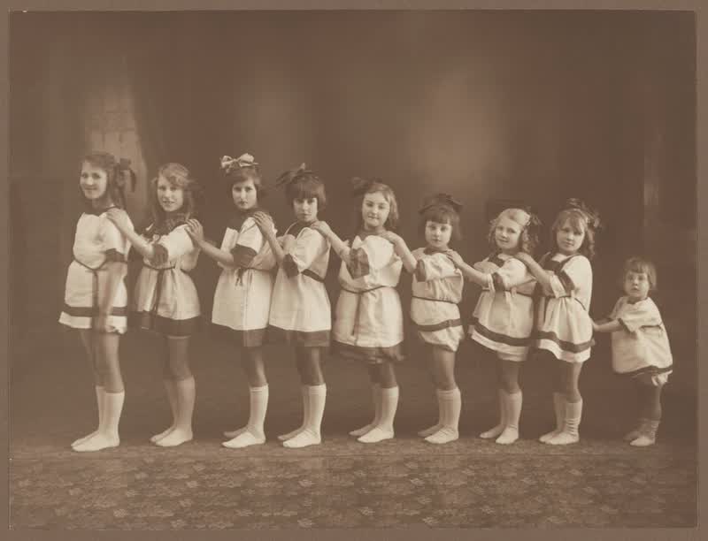 Buckett Gym group, Christchurch, 1920