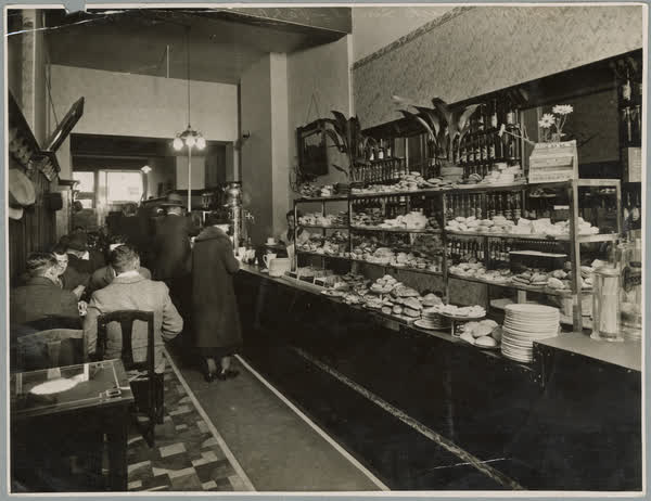 Collins Quick Lunch Parlours, 1941