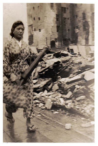 Ruined buildings in Tokyo, 1945