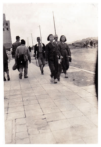 Yokohama street, 1945
