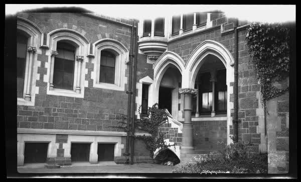 Botany entrance, Canterbury College, 1927
