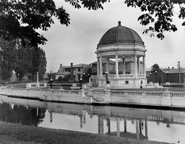 Thomas Edmonds Band Rotunda, 1930