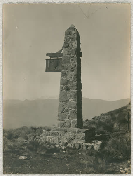 Sign of the Kiwi plinth, 1917