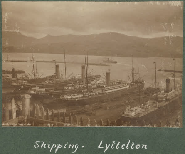 Shipping - Lyttelton, 1900