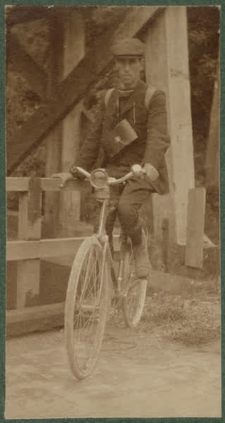 Cyclist, 1900