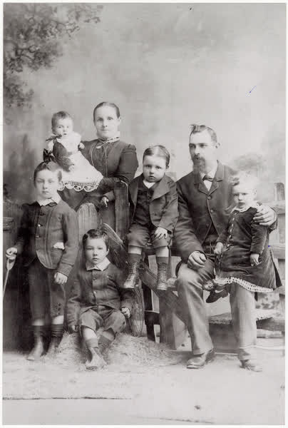 Harkess family portrait, 1889