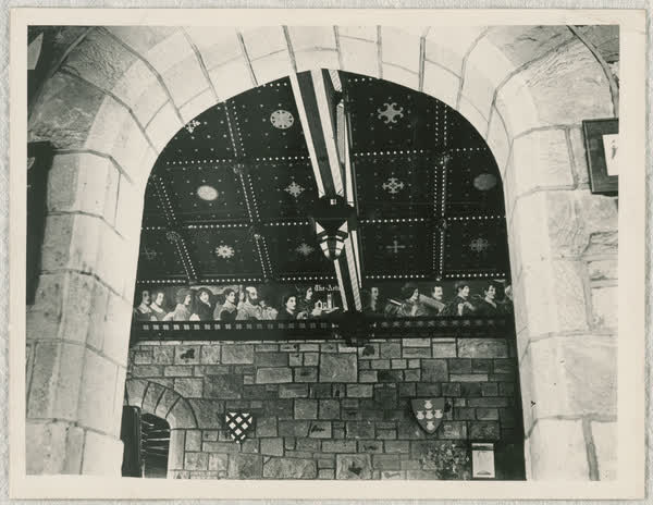 Sign of the Takahe arch and armorial rooms, 1900