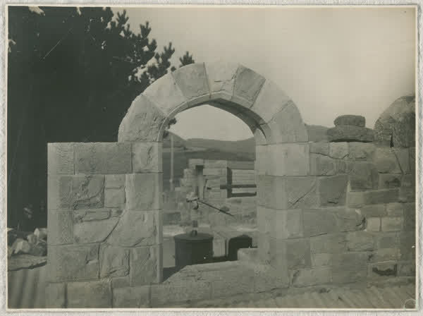 Sign of the Takahe construction, 1900