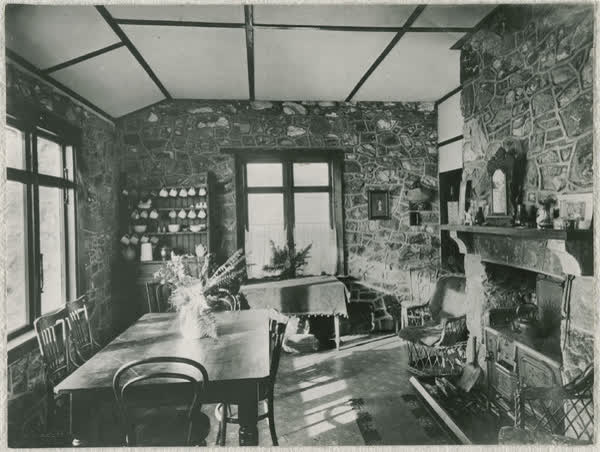 Sign of the Packhorse, 1917