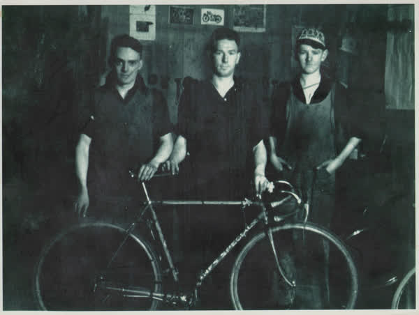 Portrait of Jones Cycles employees, 1930