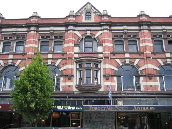 Billens Building on High Street, 2004