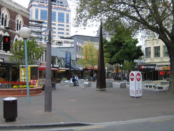 Stewart Plaza on City Mall, 2004