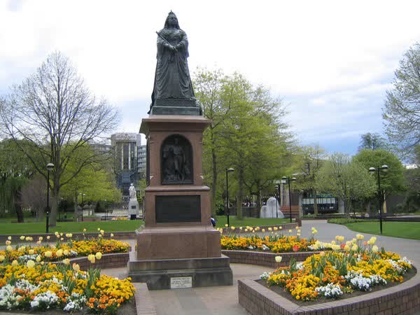 Queen Victoria statue, 2004