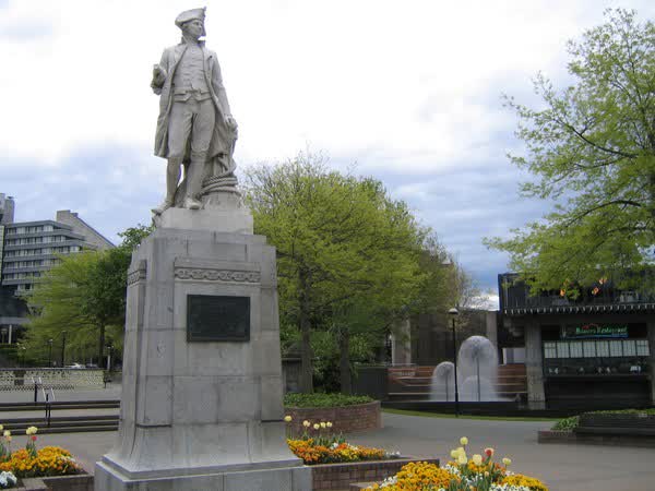Statue of Captain Cook, 2004